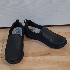 Clarks women's size 6.5 black shoes